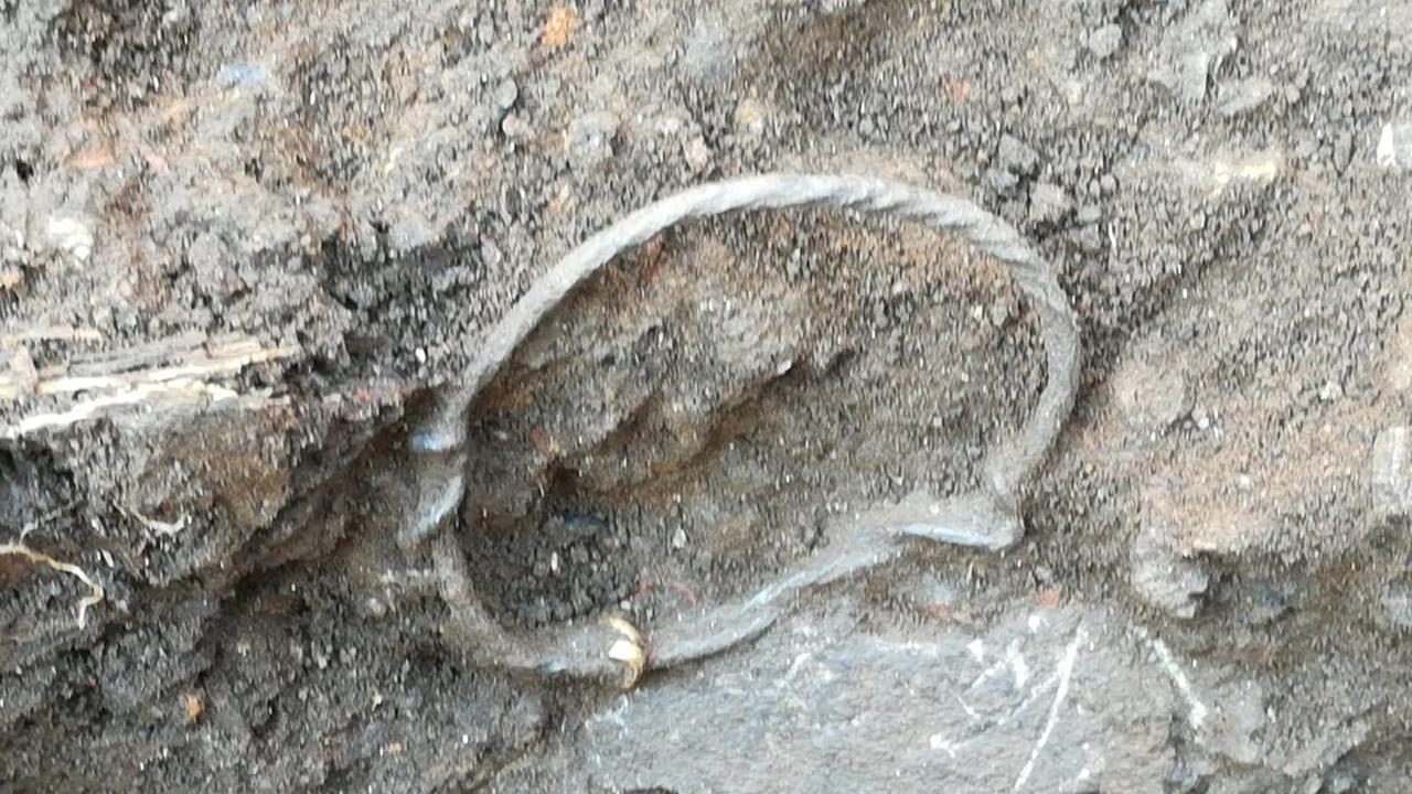 Trovato bracciale d’argento di una bimba di 2000 anni fa