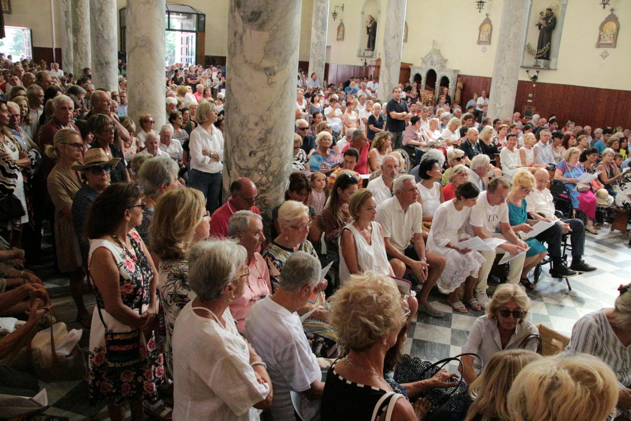 Paolo Brosio: "Con il nuovo parroco e la voce di Bocelli, la chiesa è tornata a riempirsi"