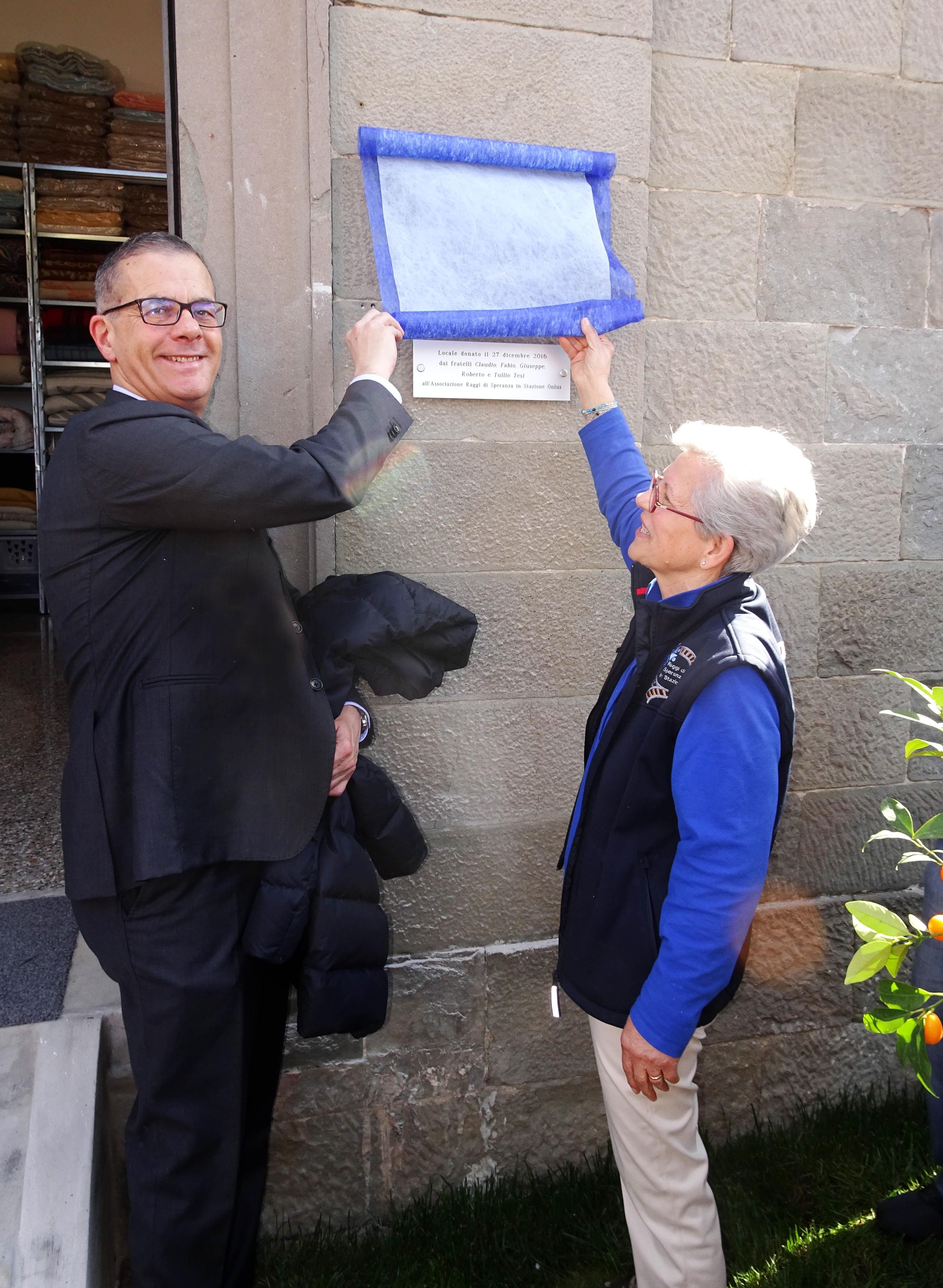 L'inaugurazione della sede di "Raggi di Speranza in Stazione" (foto Gori)
