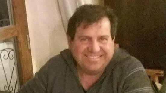 Smurano le inferriate con il cric dell’auto e rubano a casa del patron del Malandrone