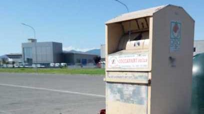 Abbandono di rifiuti in strada
