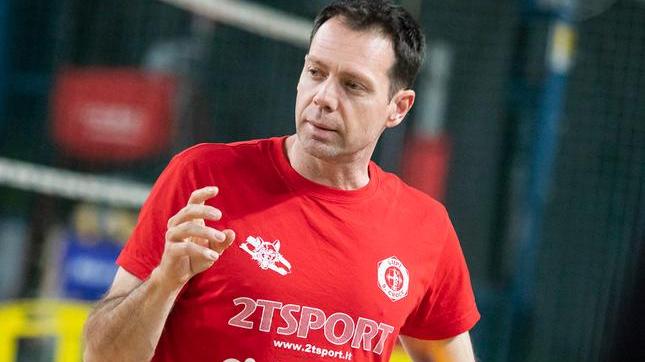 Coach Douglas prepara una Kemas in salsa brasiliana