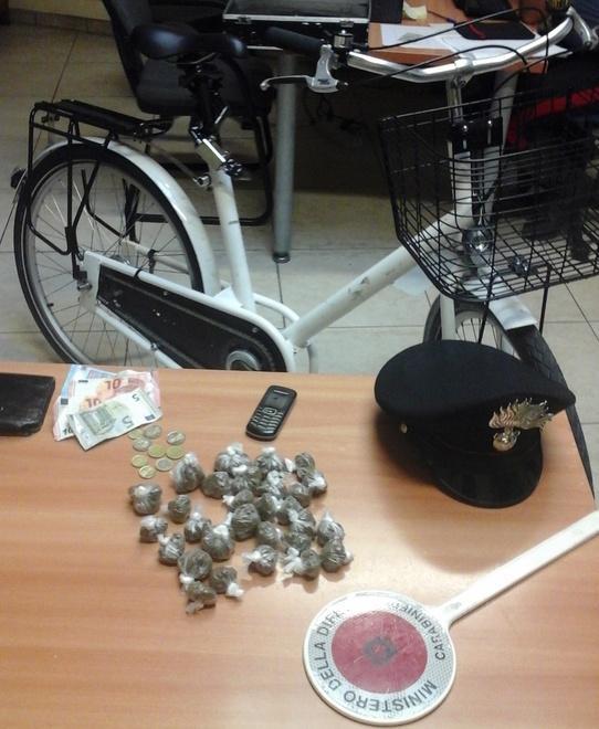 Nuovamente nei guai il pusher con la marijuana nelle mutande 