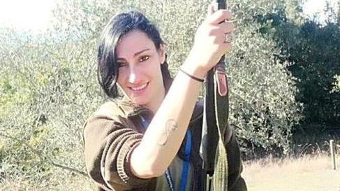 Esperta di caccia e di armi circondata da cattivi compagni