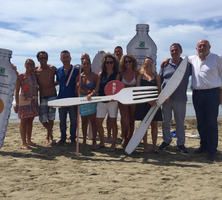 Spiagge libere dalla plastica Legambiente a Castiglione