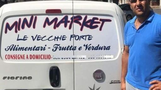 Forzano il furgone e fuggono con le cibarie Esercente derubato