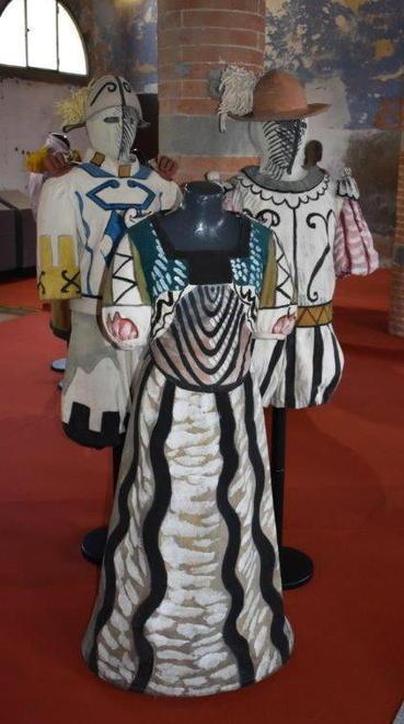I costumi di scena dei grandi artisti in mostra alla Sterpaia