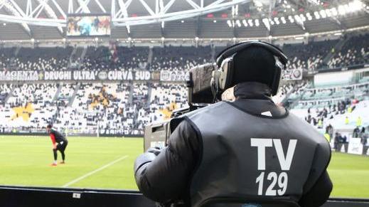 Pay tv, la Lega lancia l’allarme: in calo abbonati e audience