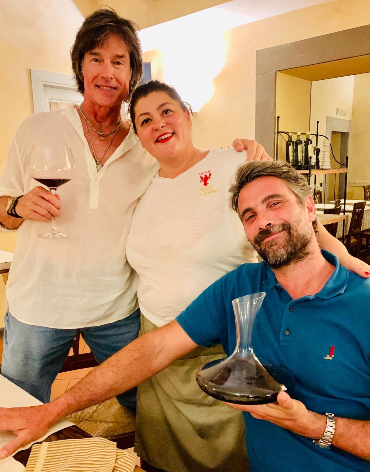 L'attore e musicista Ronn Moss,  Silvia Piccolantonio del ristorante La Furba e l'attore Luca Calvani