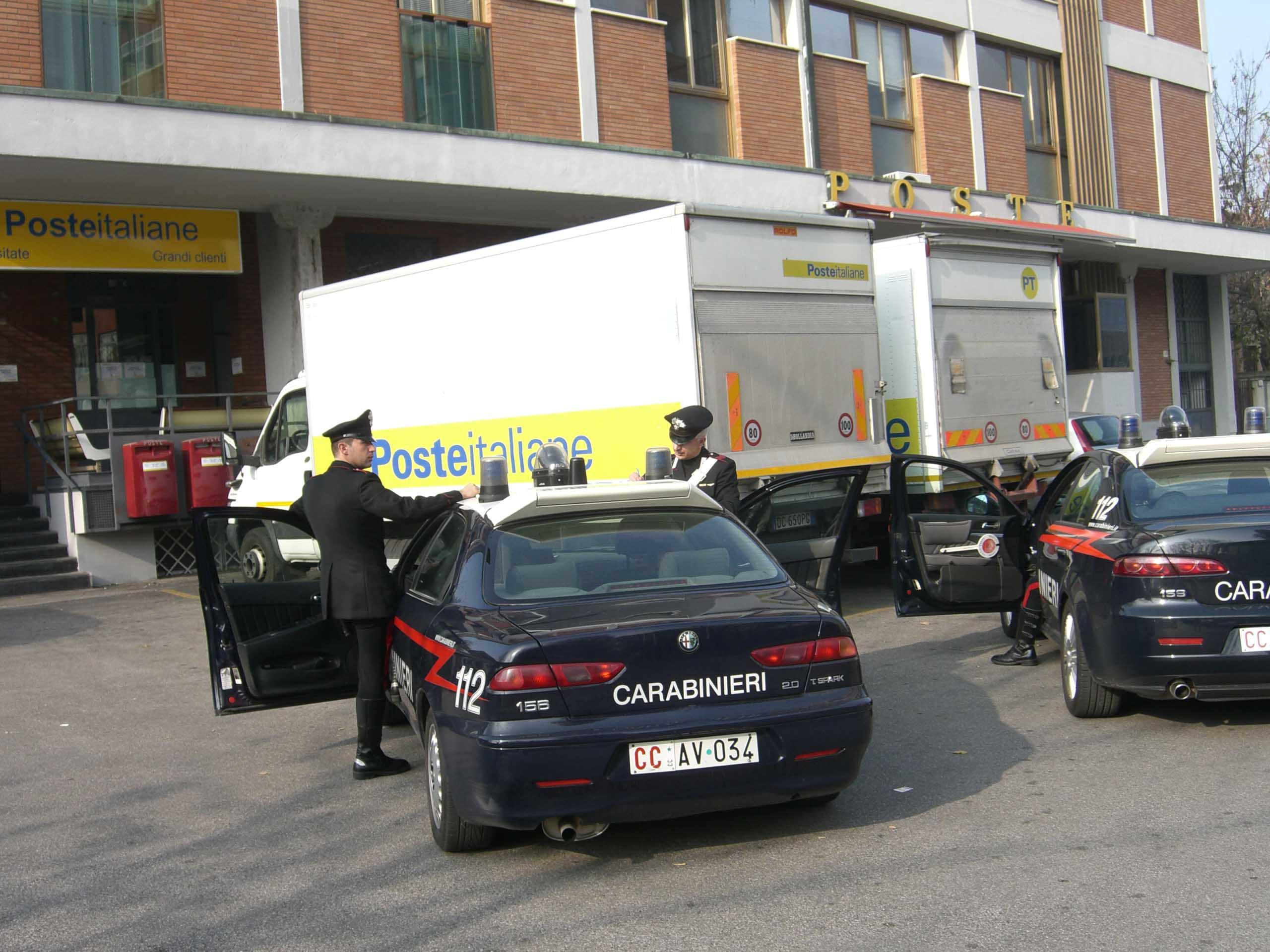 Picchia la compagna e i carabinieri: arrestato a Ferrara