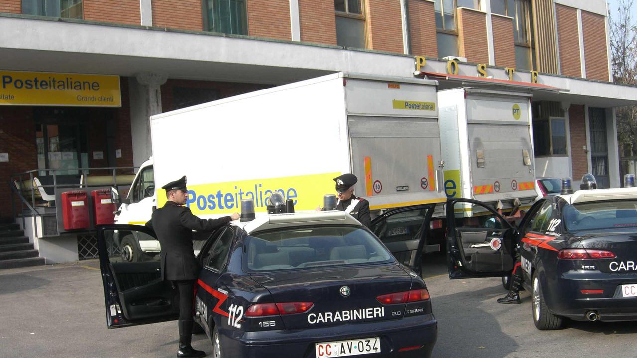 Picchia la compagna e i carabinieri: arrestato a Ferrara