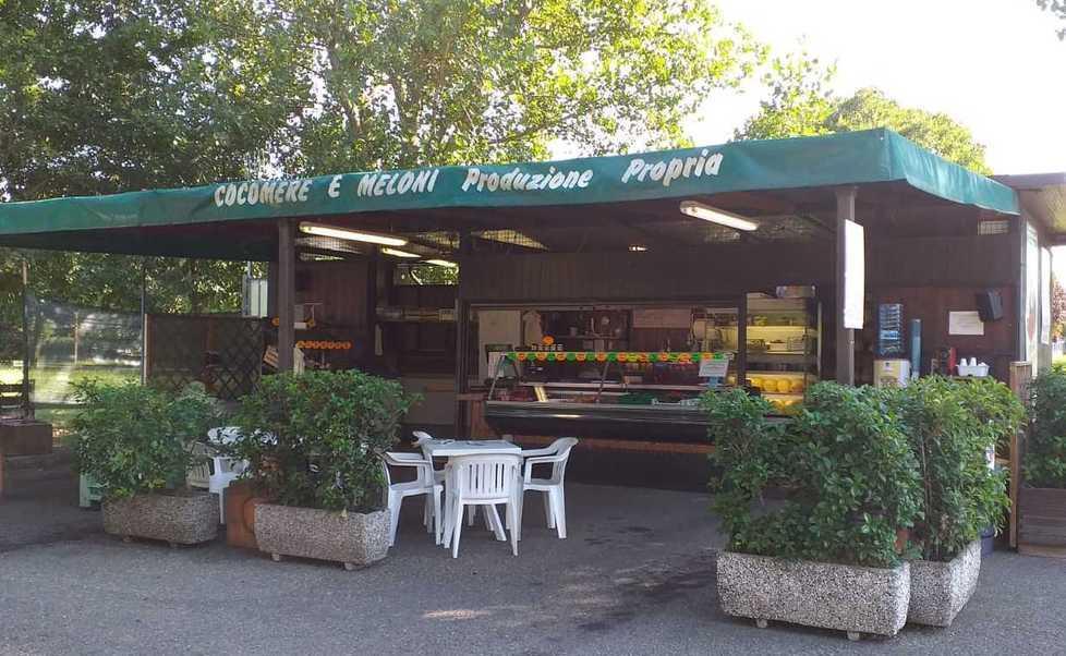 La "baracchina" che vende cocomeri, presa di mira dai ladri