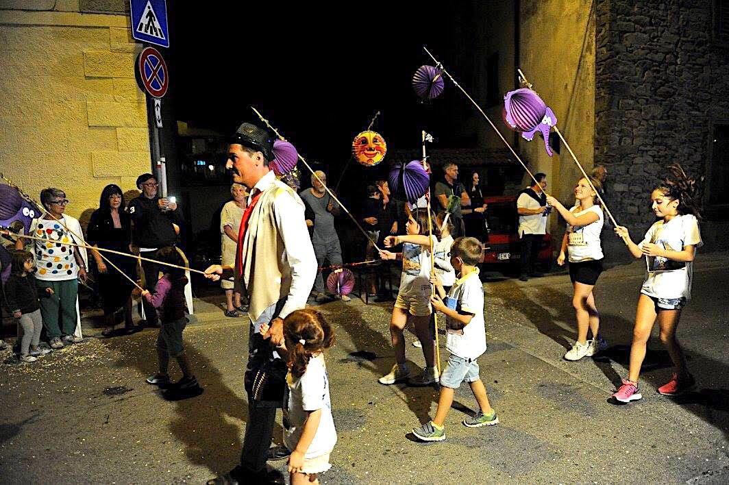 La sfilata della Rificolona a Montepiano