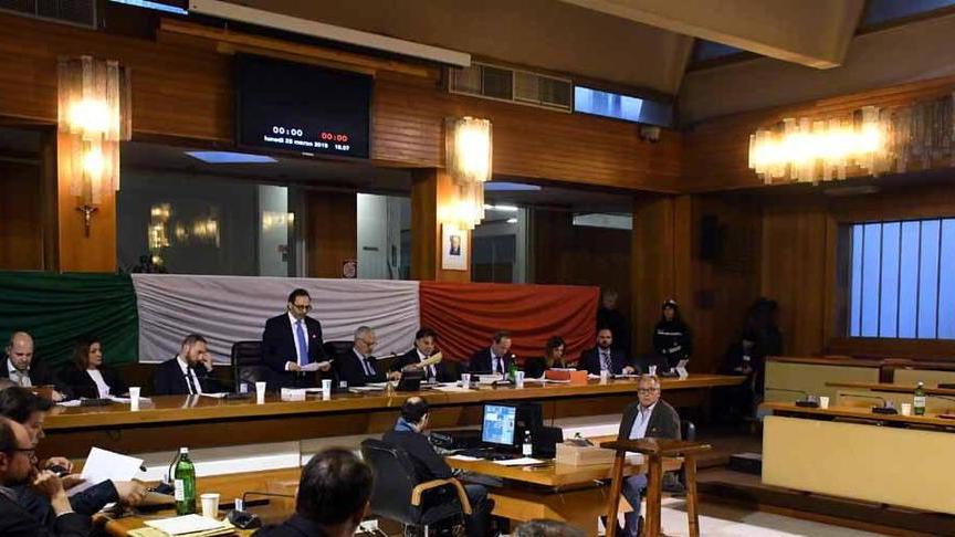 «Veri investimenti sul welfare, non caccia alle streghe»