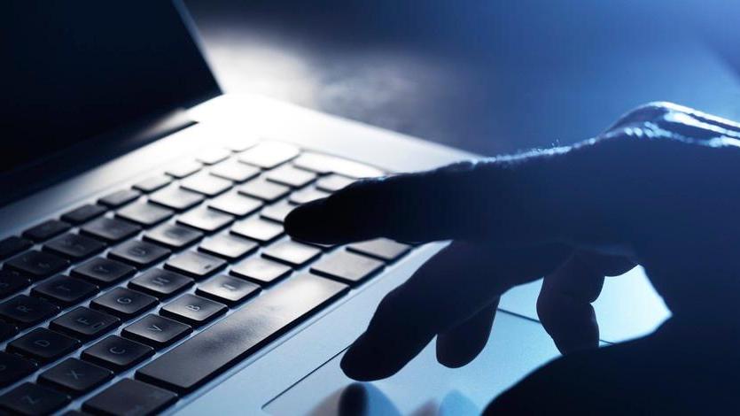 «Paga o diffondo il tuo video porno» Torna il ricatto web