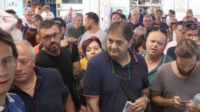 Notte al point per un abbonamento Scatta la vendita libera ed è assalto