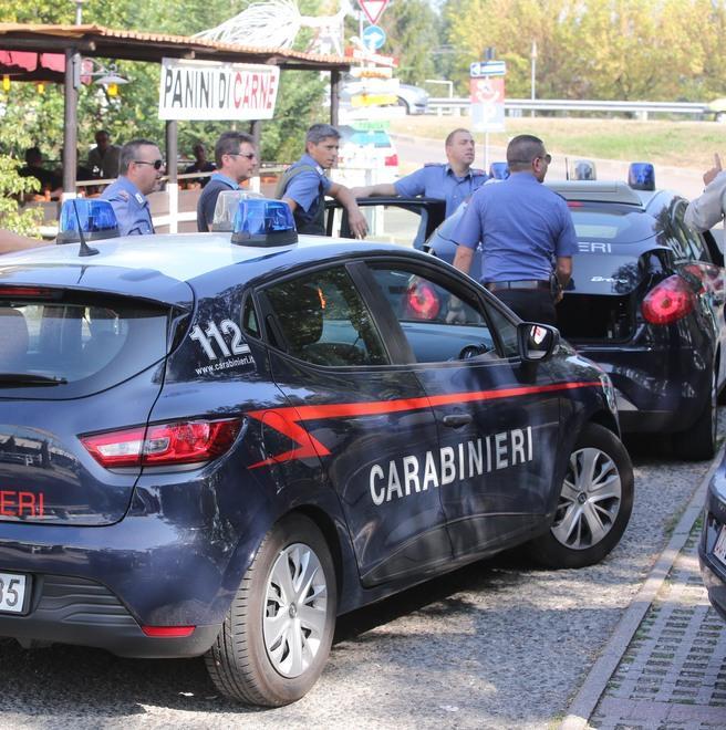 Filmato mentre ruba dal camion dell’acqua Denunciato un 40enne