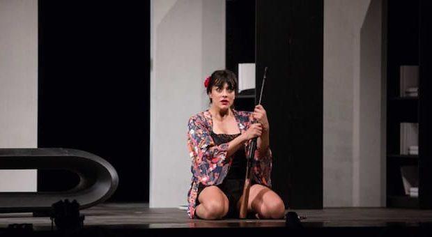 “Tutta casa, letto e chiesa” con Valentina Lodovini 