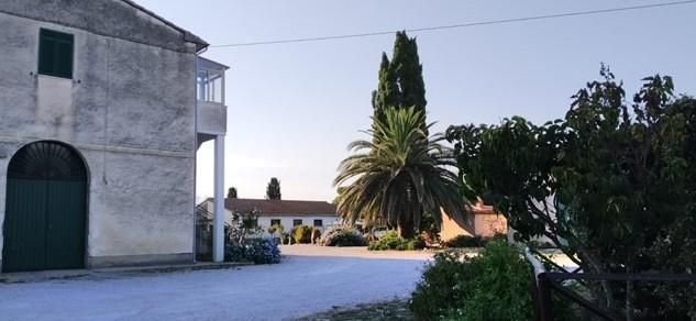 Uno scorcio delle aree interessate dai rilievi della squadra di Vigilanza edilizia del Comune di Piombino in località La Sdriscia