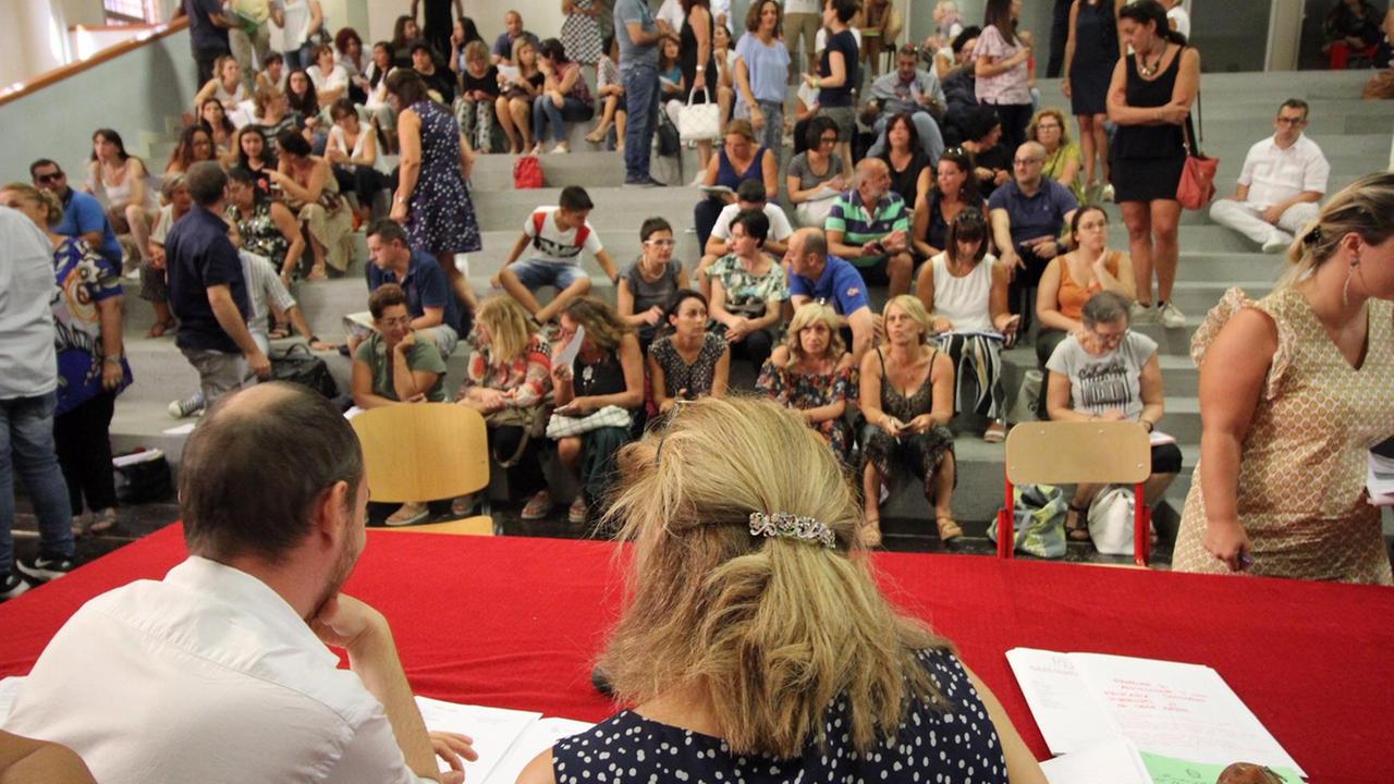 Scuola: prime immissioni in ruolo al liceo Copernico di Prato (foto Batavia)