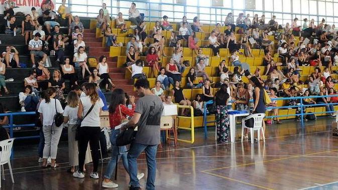 Concorso da educatore Palazzetto gremito
