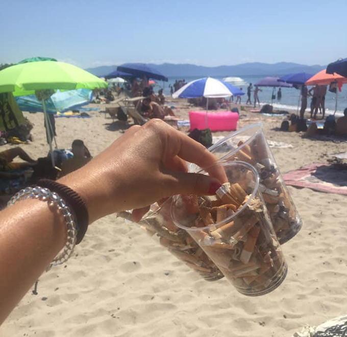 Nano Verde, via dalla spiaggia 5.400 mozziconi di sigarette 