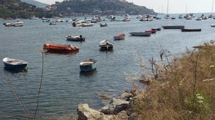 Barche abbandonate a Mola Il Comune dà l’ultimatum