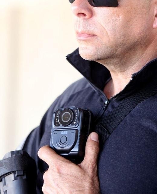 Telecamere da indossare per la sicurezza dei vigili urbani 
