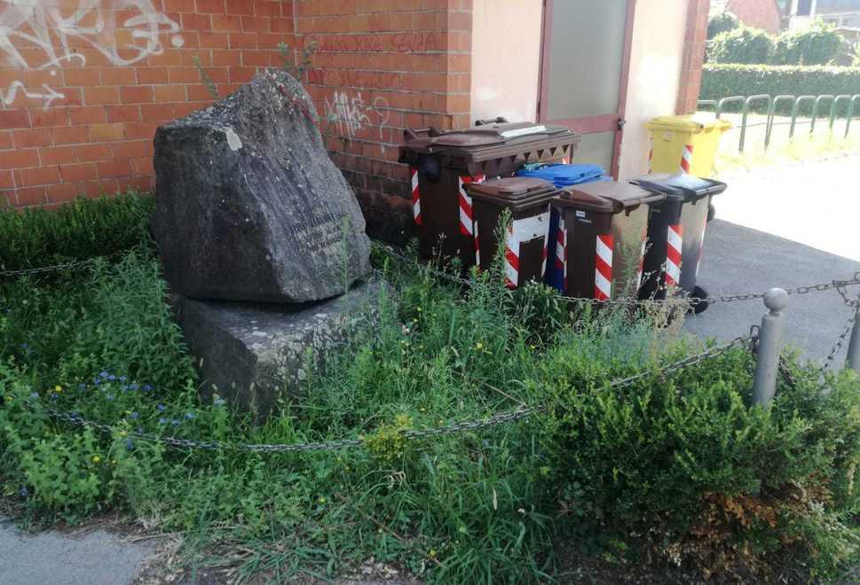 Cippo intitolato a Fanciullacci nel degrado