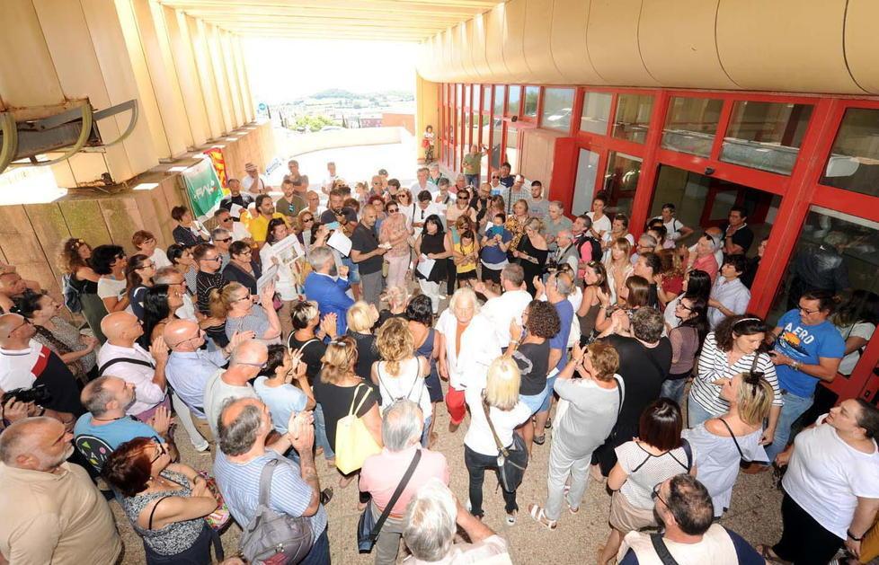 Odissea su due ambulanze per una donna in travaglio 