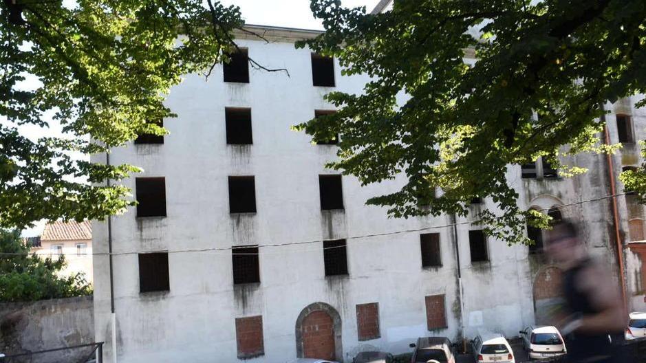Ex cartiera Pasquini, c’è l’avviso di vendita. Progetto per realizzarvi alloggi e una rsa