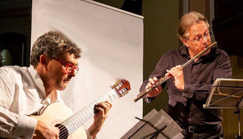 “Note e arte nel Romanico” porta a Castello di Riolunato flauto e chitarra 