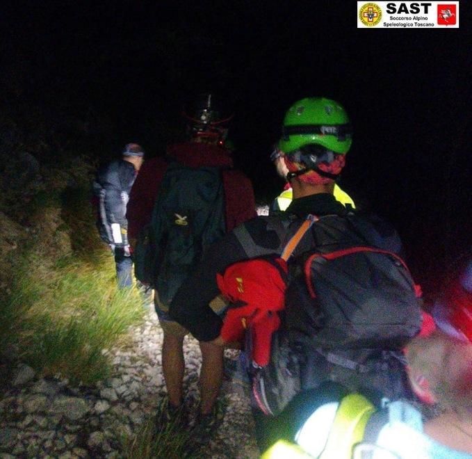 «Al buio per ore in attesa dei soccorsi» 