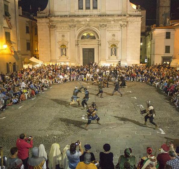 Pontremoli, salto nel tempo In centro c’è “Medievalis”