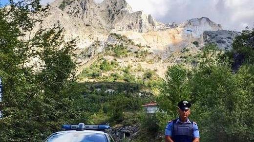 Va nel bosco da sola, si perde e chiede aiuto Ritrovata dopo due ore