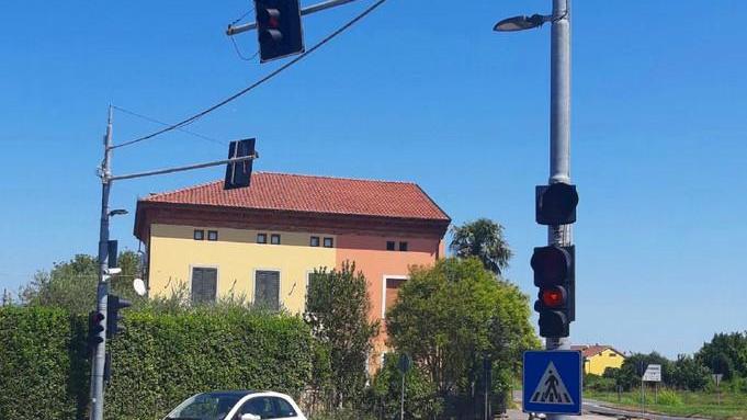 Quel semaforo è pericoloso Intervento in via Chielini
