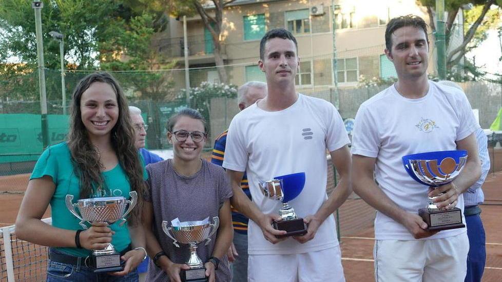Ghedin e Pescucci trionfano al torneo Città di Orbetello Il tennis che conta è qui