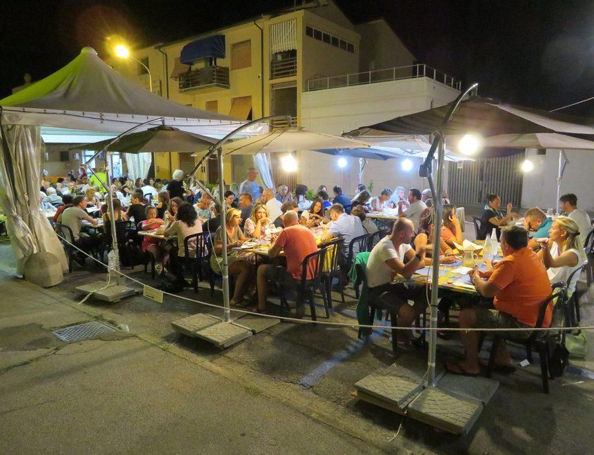 Cibo, musica e dibattiti Apre stasera Marina Slow 
