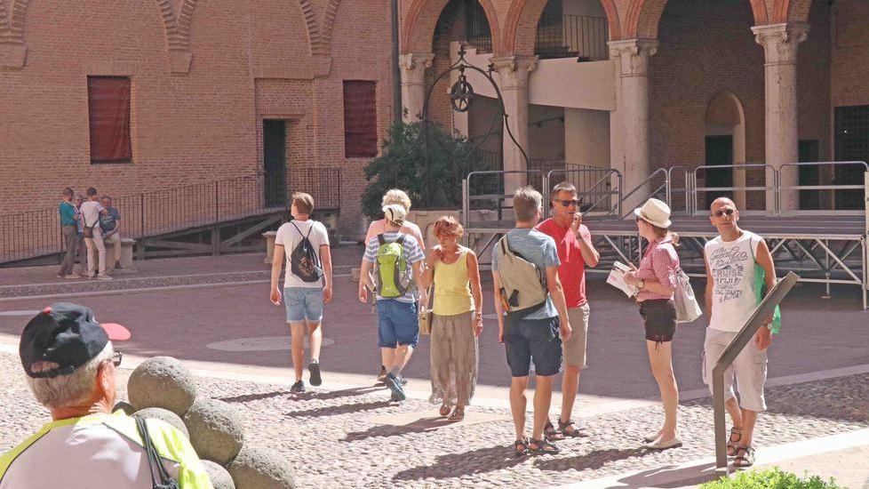 Turismo, agosto sottotono «E i monumenti sono chiusi»