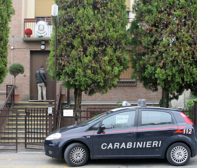 Dieci anni di violenze su moglie e figli, arrestato 