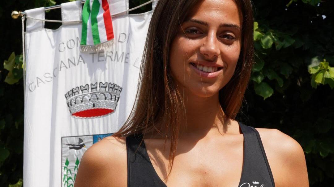 Ginevra Fiore Parrini con il premio "Miss Tirreno Web" (Foto Franco Silvi)