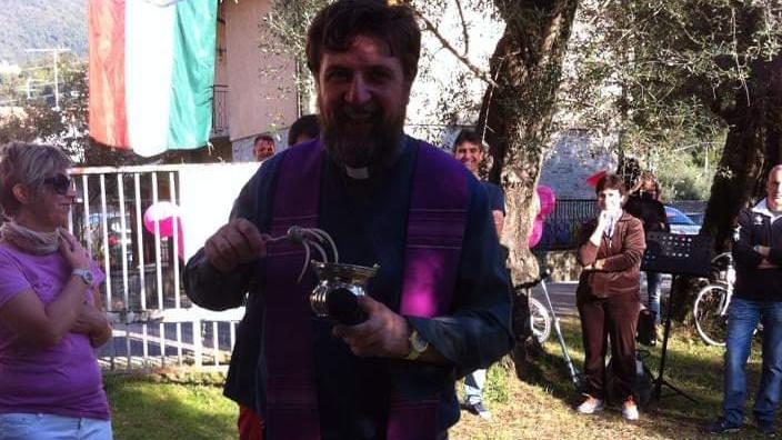Il parroco di Pozzi don Alessandro Previato