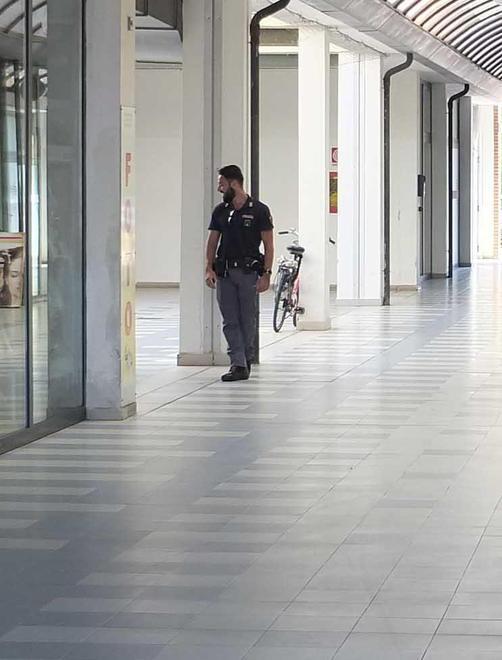 Professionista si uccide nella casa-ufficio: aveva seri problemi economici 
