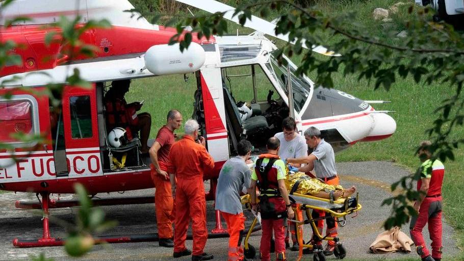 Giovane in vacanza a Rapallo precipita dal balcone: è grave