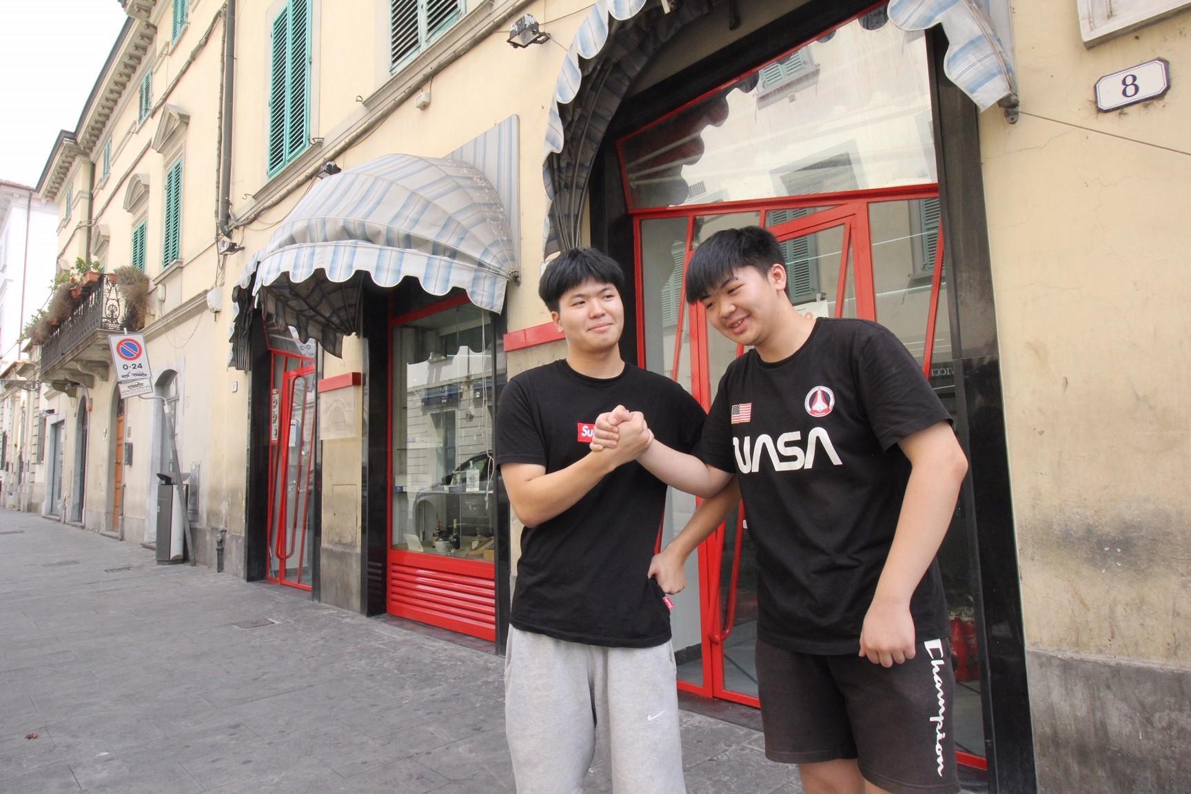 I fratelli Antonio e Mario Wang (foto Batavia)