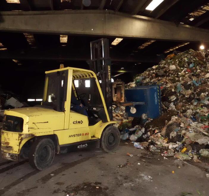Cattivi odori al Buraccio. Esa dà lo stop al compostaggio