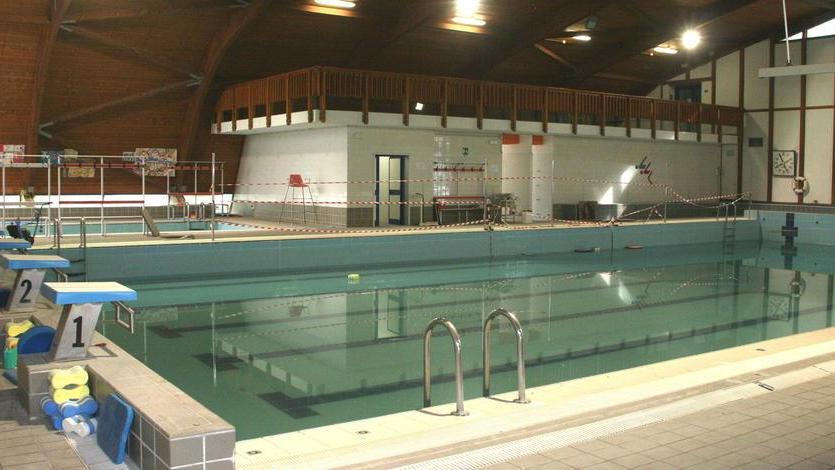 «Piscina sporca e criticità registrate per il personale»