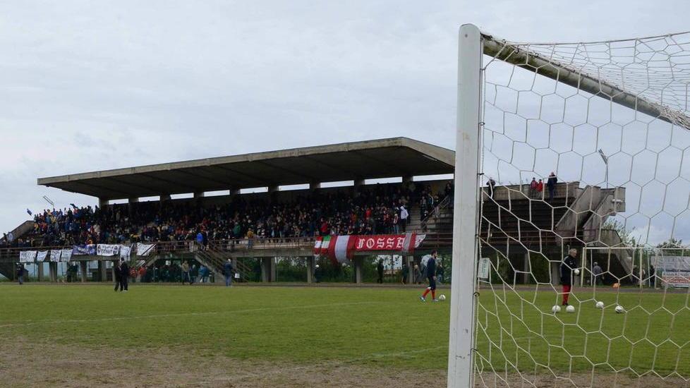 Cantiere da 60.000 euro per mettere in sicurezza le tribune dello stadio