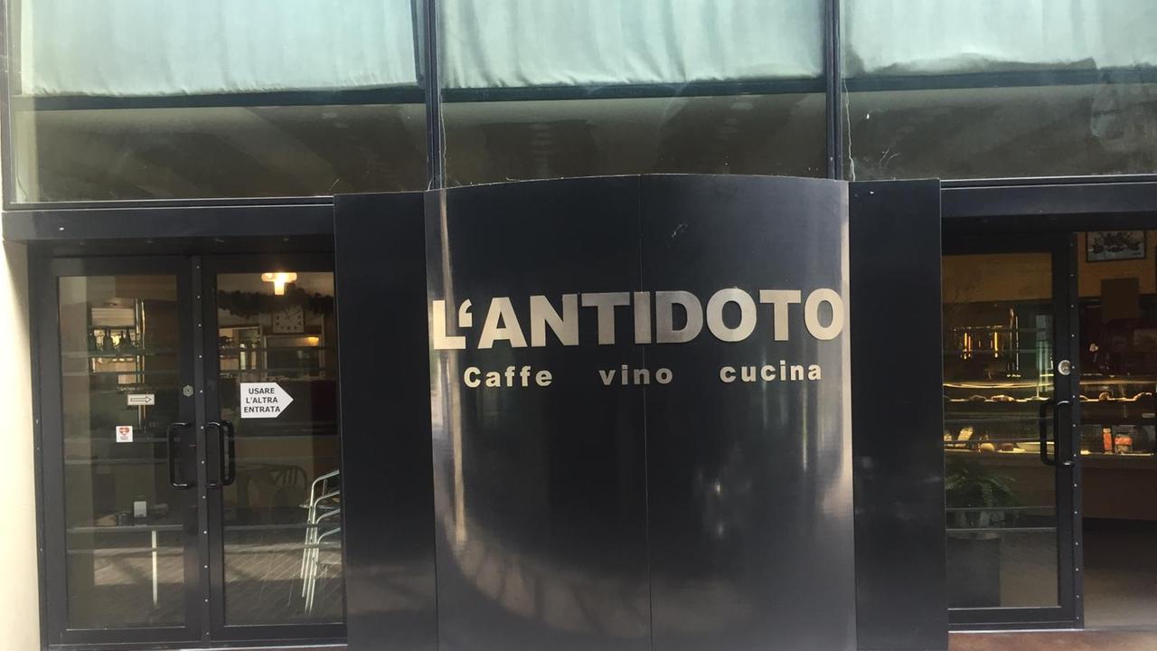 Modena, fallisce l'assalto dei ladri al bar "L'antidoto"
