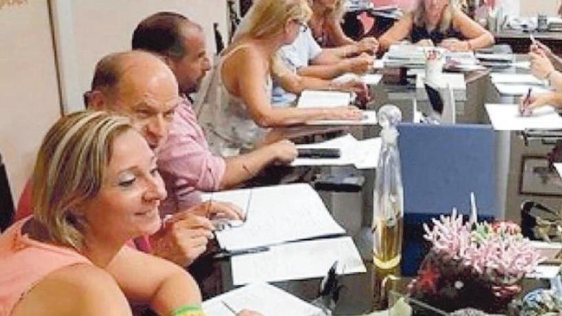 Una riunione di alcuni giorni fa per le immissioni in ruolo (foto da Facebook)
